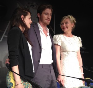 on-the-road-kristen-stewart-kirsten-dunst
