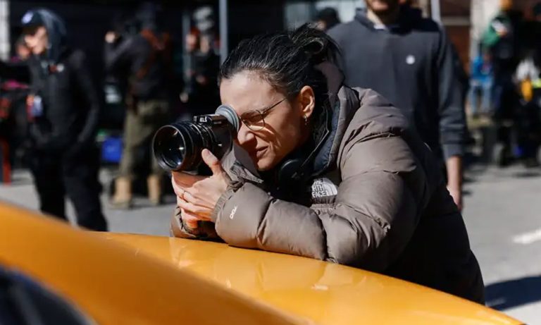 Chloé Robichaud Deux femmes en or