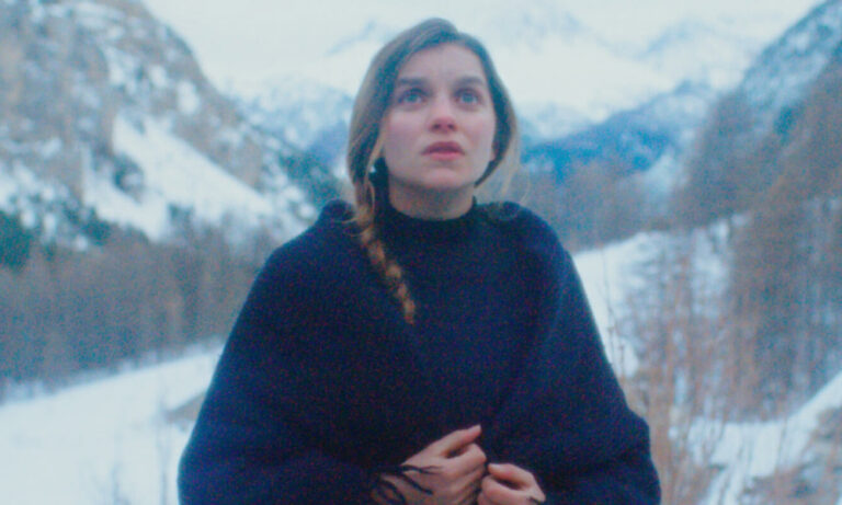 louise-hemon-the-girl-in-the-snow-lengloutie